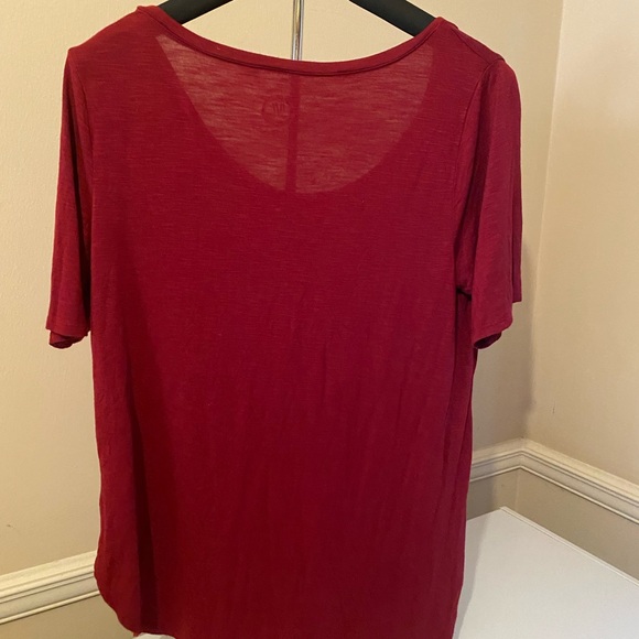 Maurice’s Burgundy Flowy TShirt - Picture 2 of 3